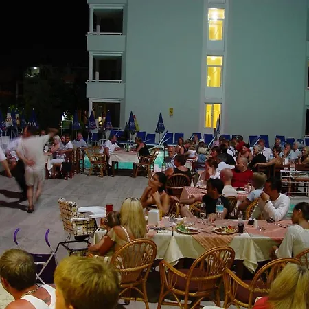 Candan Hotel apartamentowy 4*