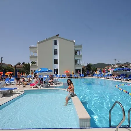 Candan Apartahotel