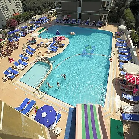 Candan Hotel apartamentowy 4*