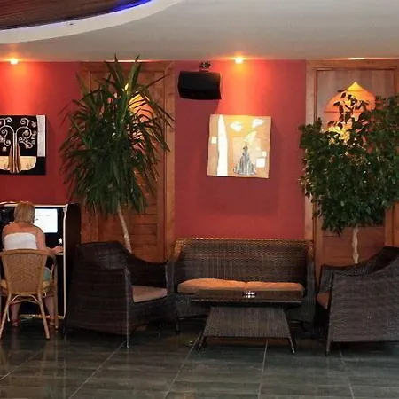 Candan Aparthotel
