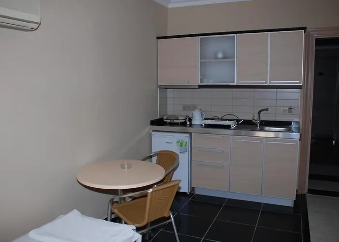 Apartmanhotel Candan 4*